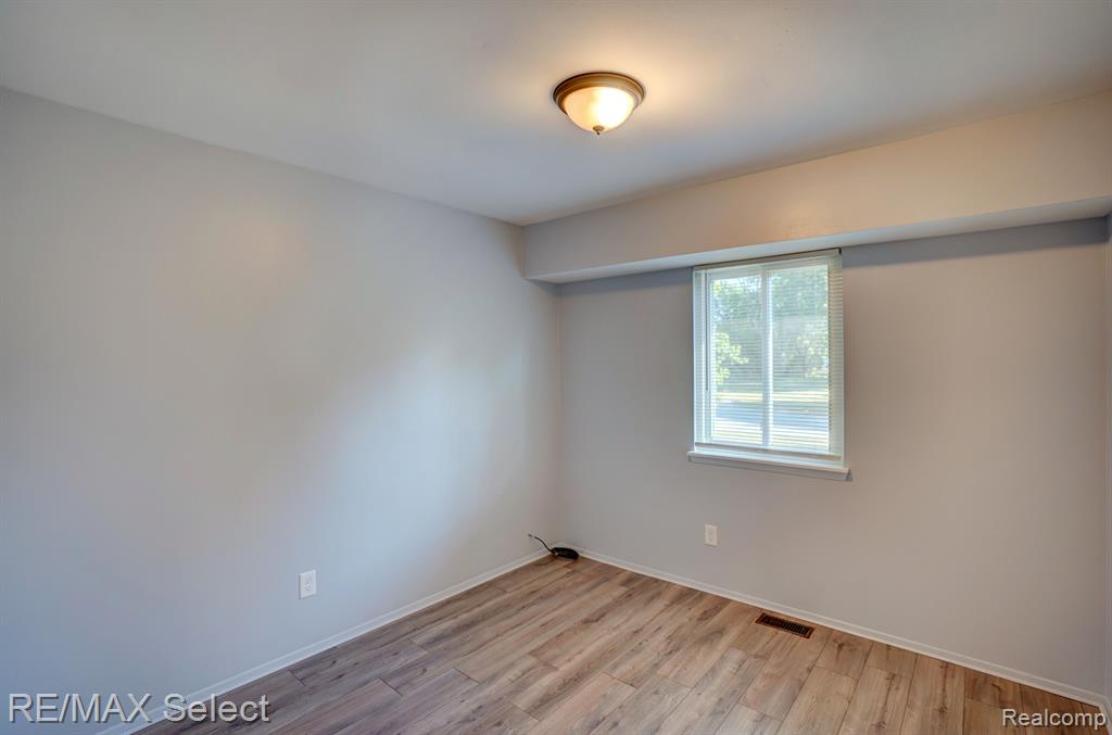 2811 Tiptree Path Flint, MI 48506 - Photo 22 of 29