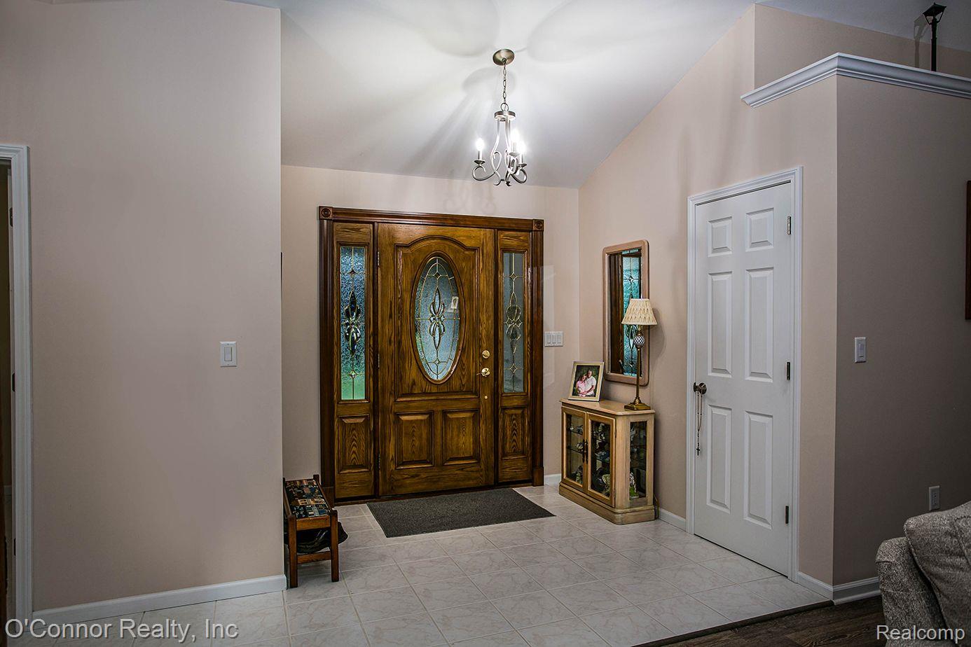 137 Rella Rae Avenue Marysville, MI 48040 - Photo 2 of 38