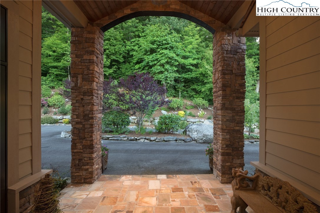 1030 Ridge Drive Linville, NC 28646 - Photo 4 of 20 Gallery Image 4