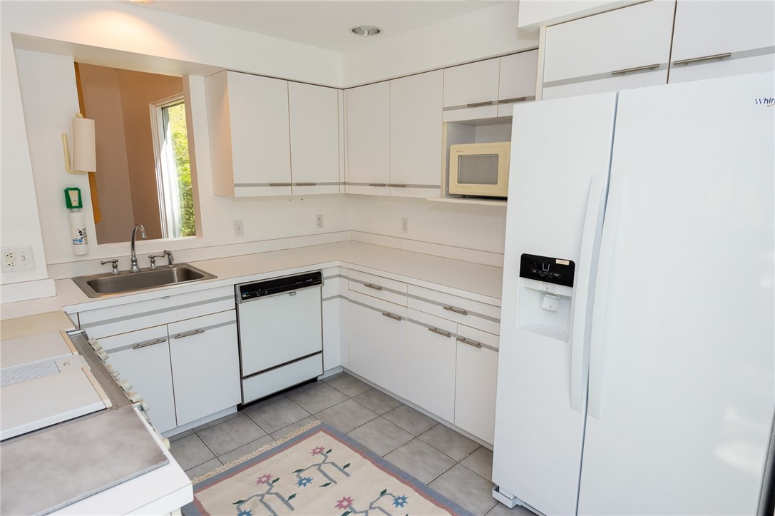4 Watson Way Little Compton, RI 02837 - Photo 10 of 31 Gallery Image 10