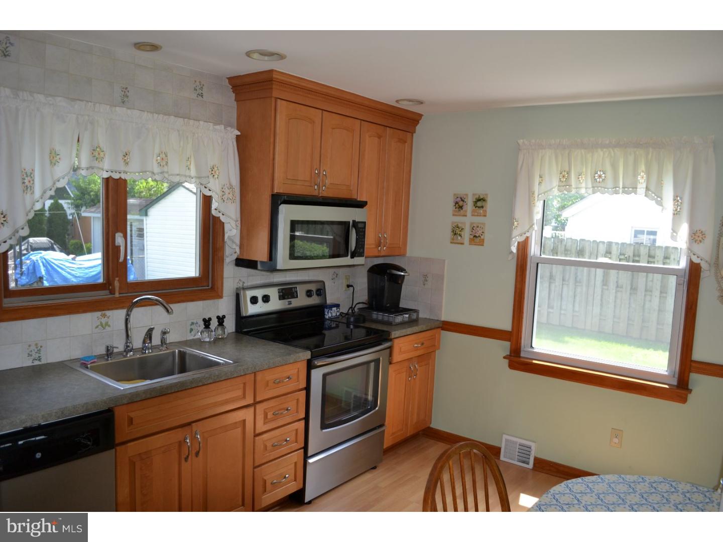 306 Pomeroy Street Ridley Park, PA 19078 - Photo 13 of 25 Kitchen