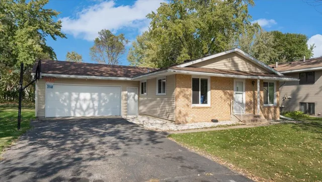 $299,990 | 2917 Monroe Place, St. Cloud, MN 56303