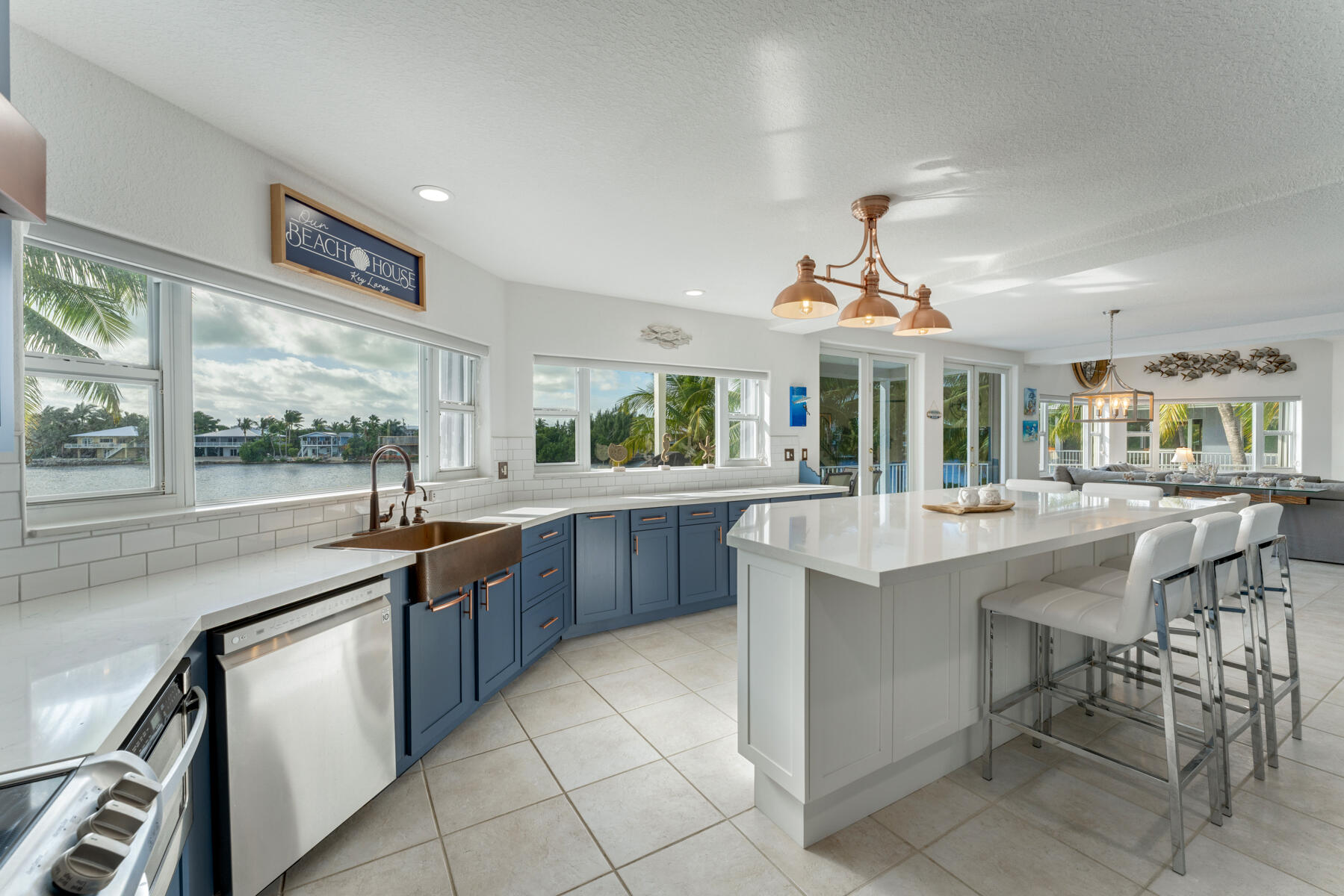 54 Mutiny Place Key Largo, FL 33037 - Photo 25 of 69 Light and bright kitchen