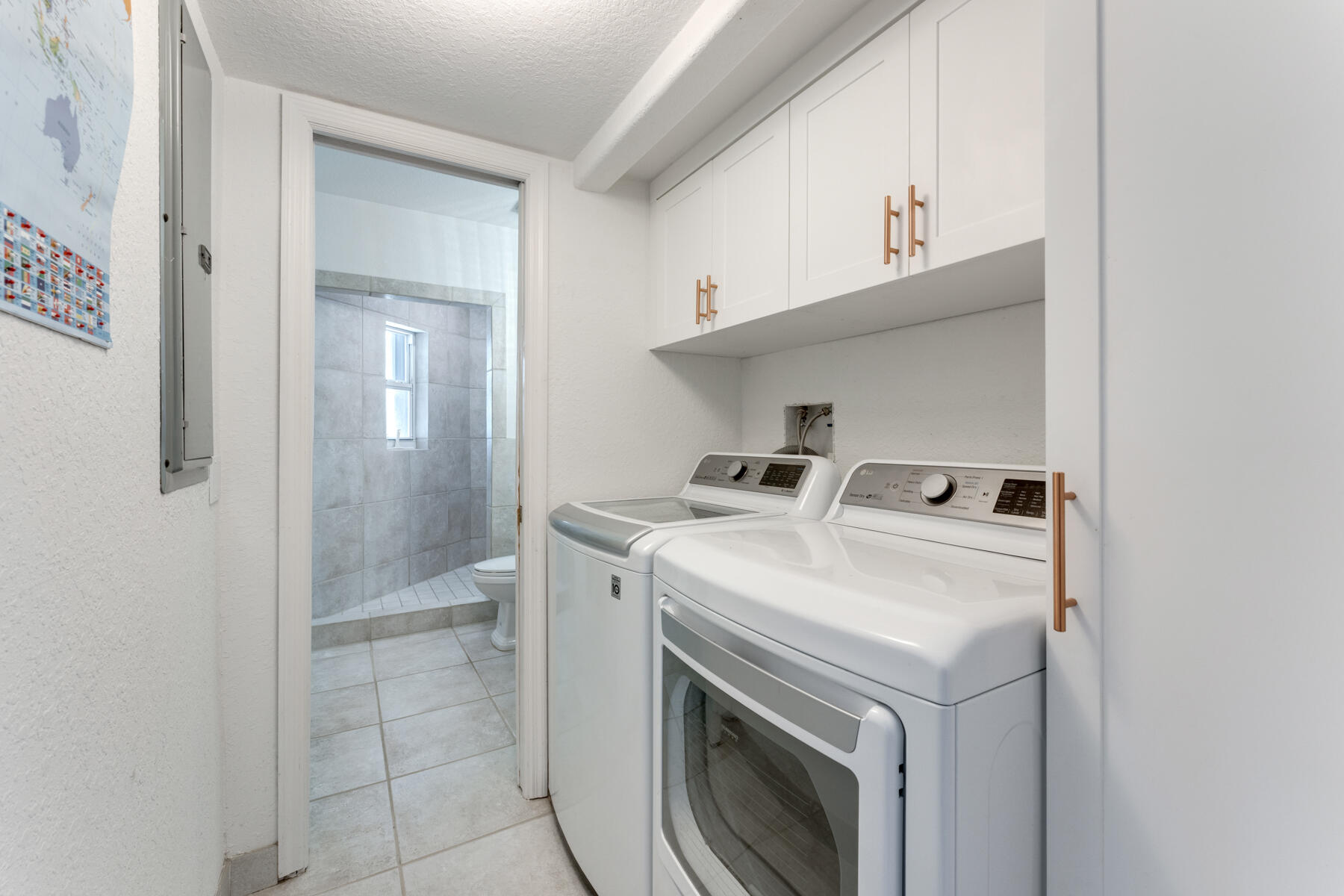 54 Mutiny Place Key Largo, FL 33037 - Photo 33 of 69 Separate laundry room