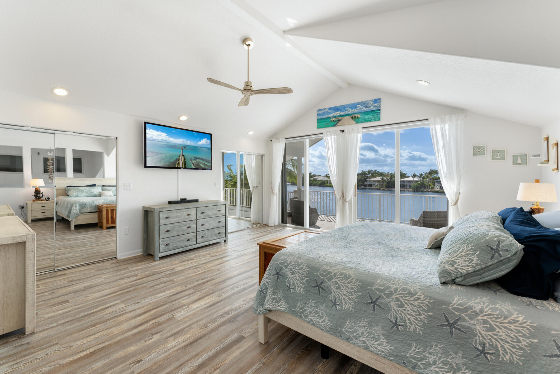 54 Mutiny Place Key Largo, FL 33037 - Photo 41 of 69 Panoramic lake views from this level