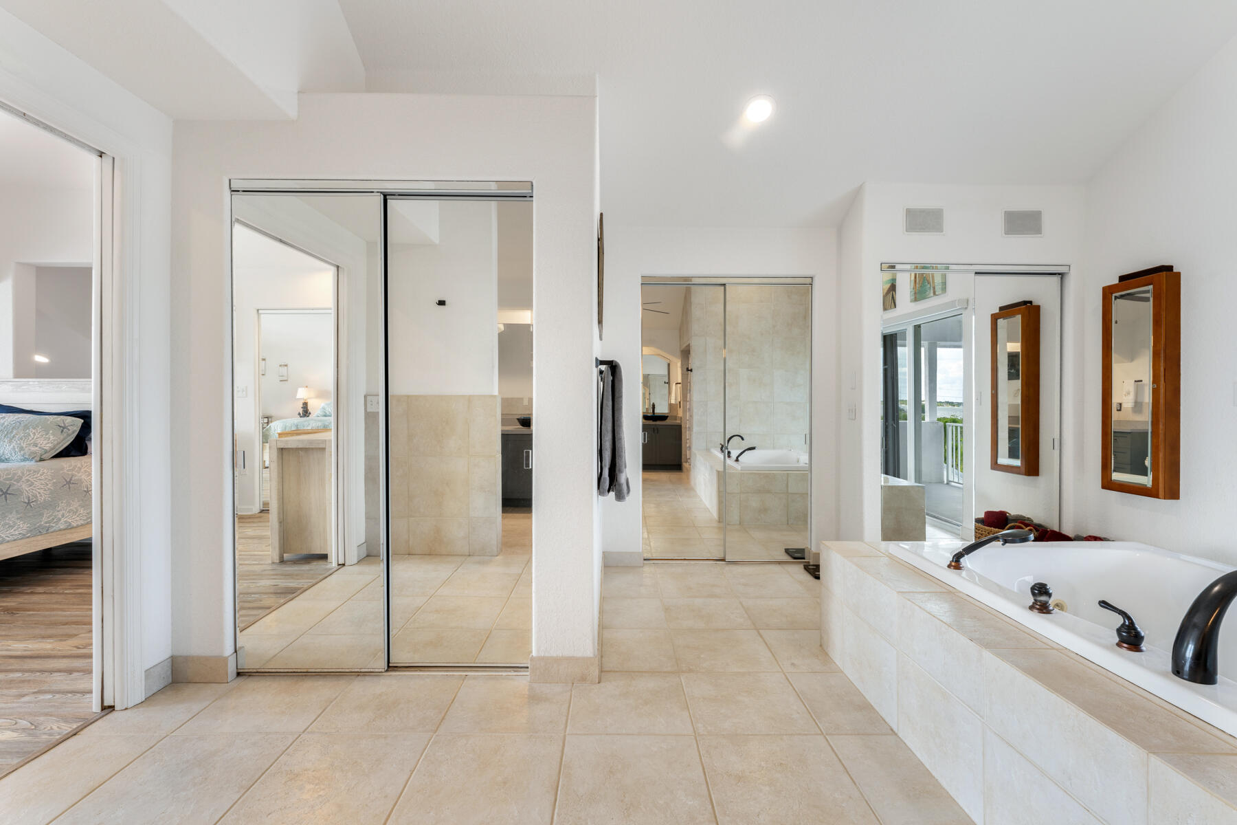 54 Mutiny Place Key Largo, FL 33037 - Photo 44 of 69 Multiple closets in this bath