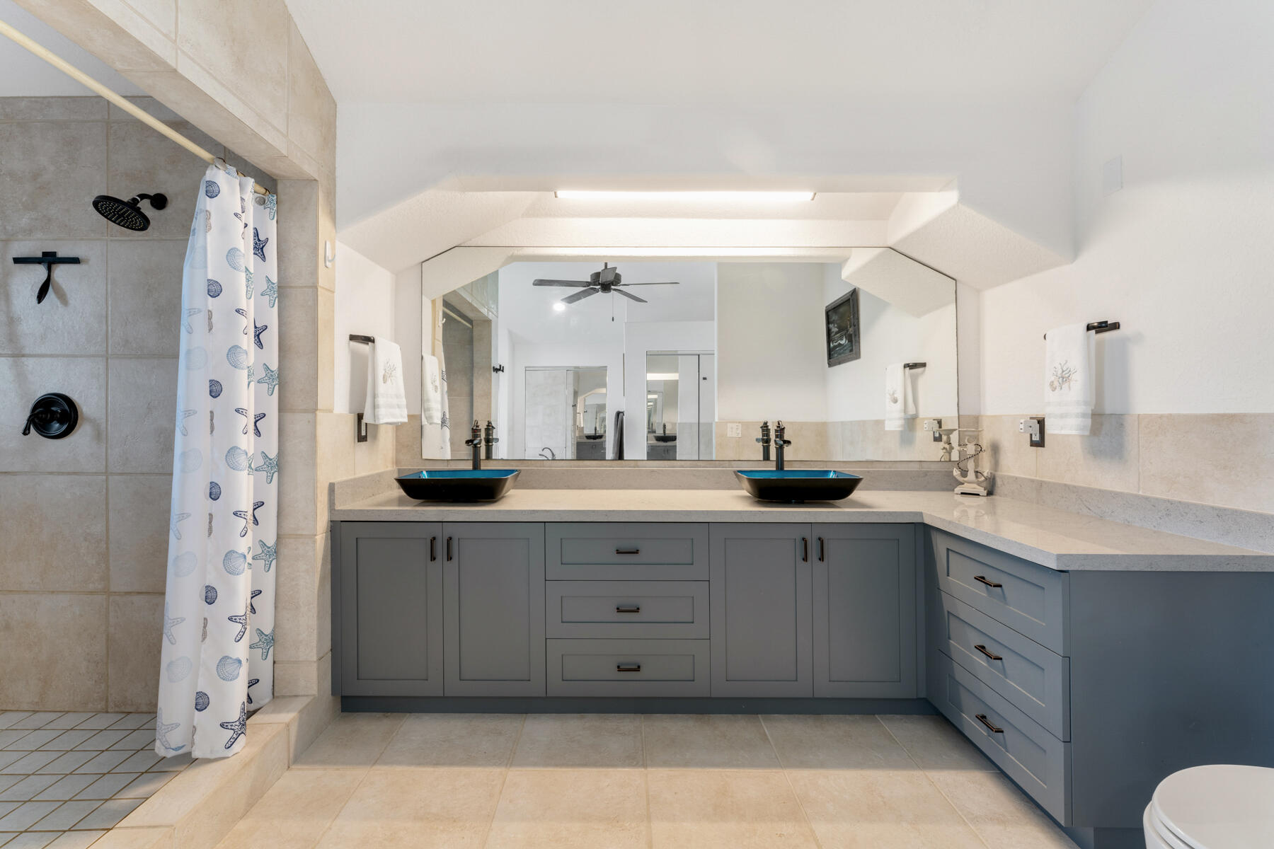 54 Mutiny Place Key Largo, FL 33037 - Photo 45 of 69 Double vanity sinks in master bath