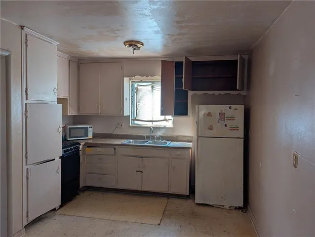 $175,000 | 3102-3104 East 61st Street, Kansas City, MO 64130