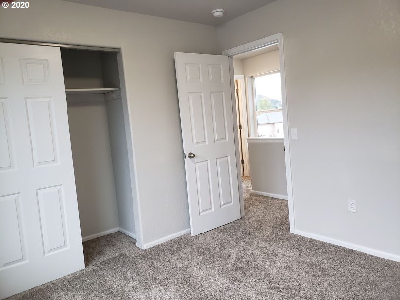 199 Northeast Plum Ridge Drive Winston, OR 97496 - Photo 16 of 31 Gallery Image 16