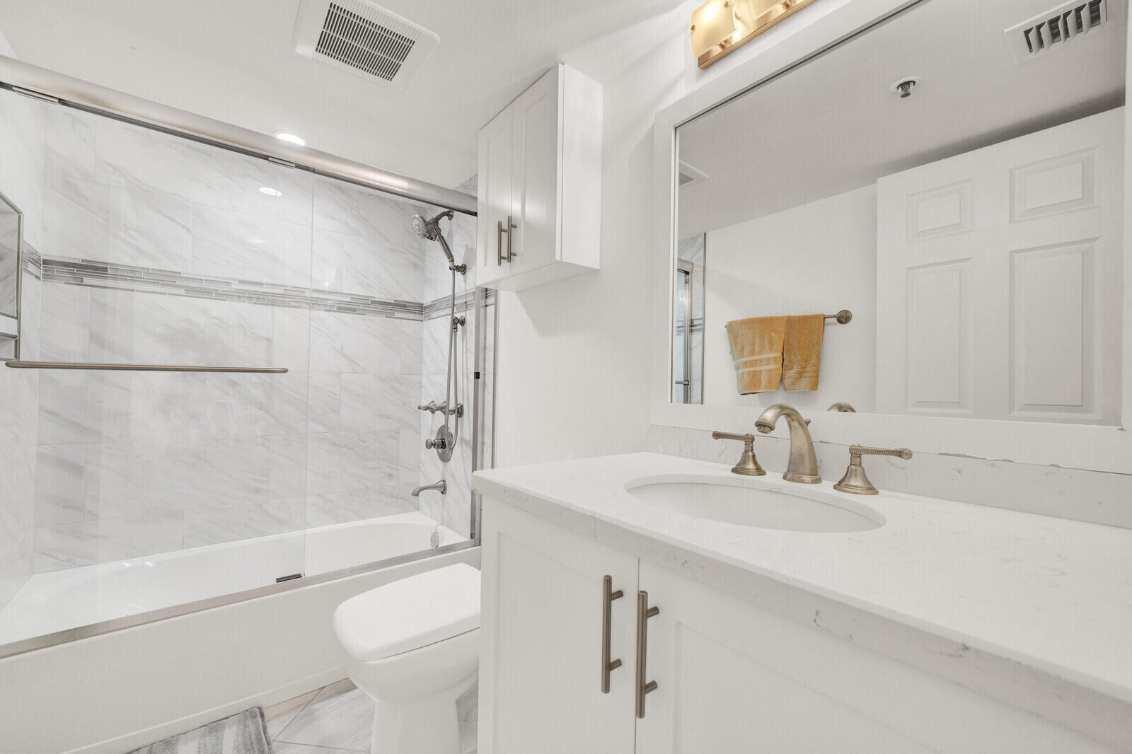 2697 North Ocean Boulevard, Unit F303 Boca Raton, FL 33431 - Photo 22 of 53 Second Bathroom