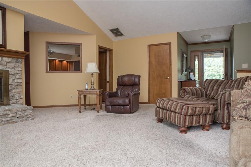 836 Bennett Road Carmel, IN 46032 - Photo 6 of 26 Gallery Image 6