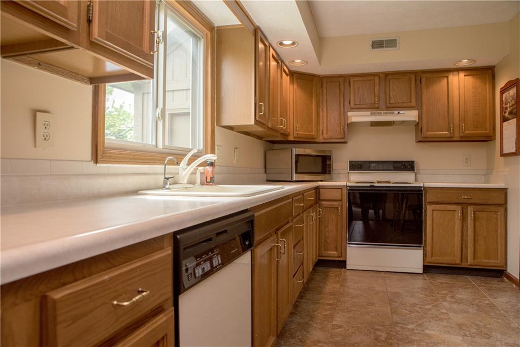 836 Bennett Road Carmel, IN 46032 - Photo 8 of 26 Gallery Image 8