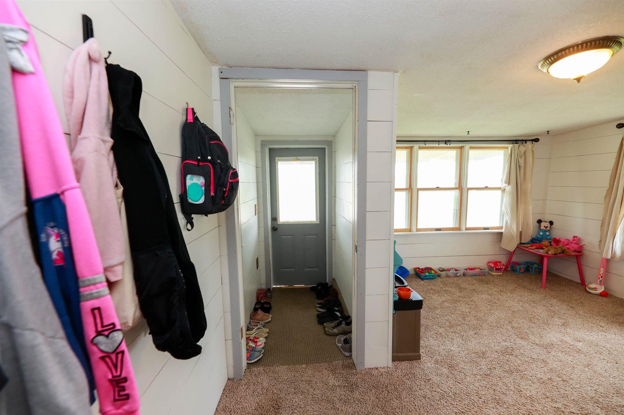 4323 South Warren Road Huntington, IN 46750 - Photo 8 of 20 Gallery Image 8
