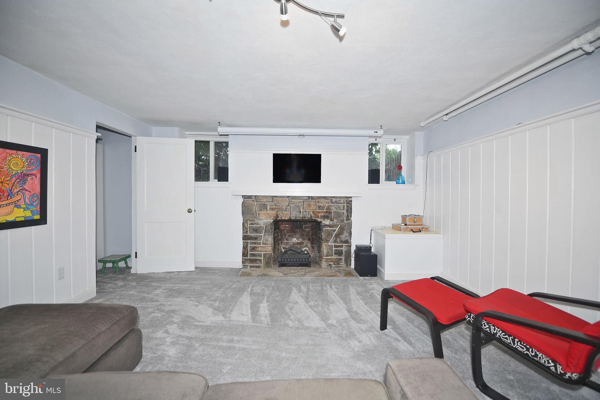 3701 Ednor Road Baltimore, MD 21218 - Photo 26 of 37 Family Room