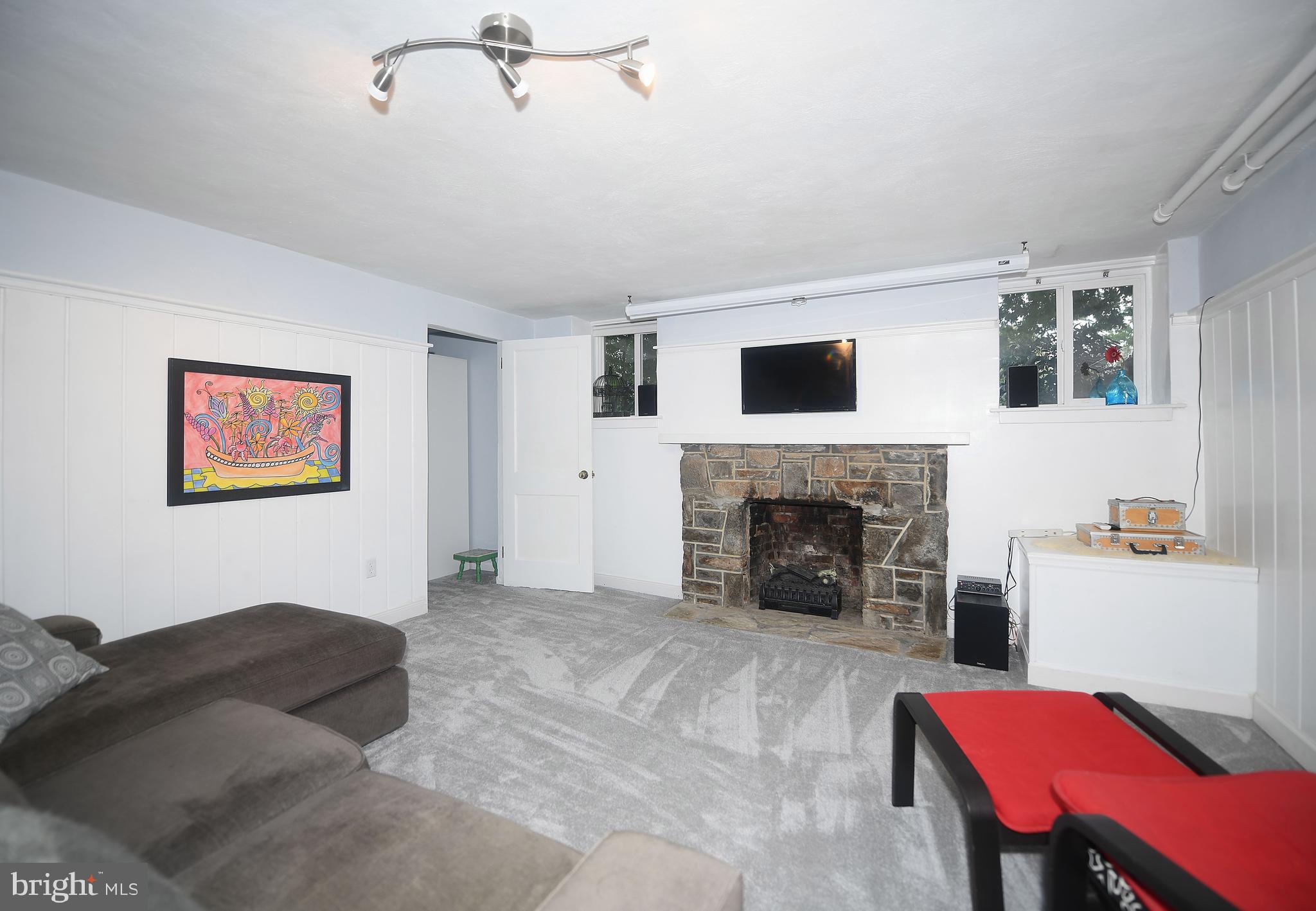 3701 Ednor Road Baltimore, MD 21218 - Photo 27 of 37 Family Room