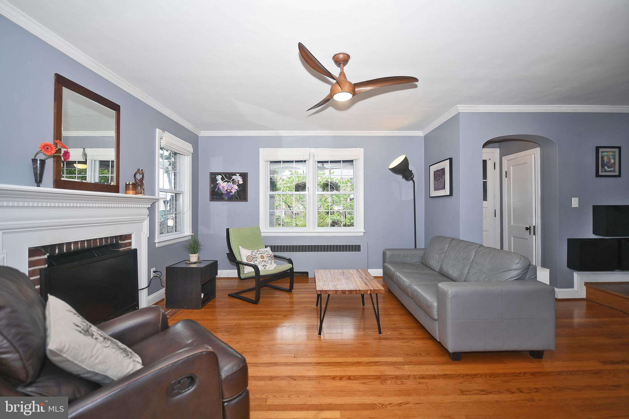 3701 Ednor Road Baltimore, MD 21218 - Photo 6 of 37 Living Room