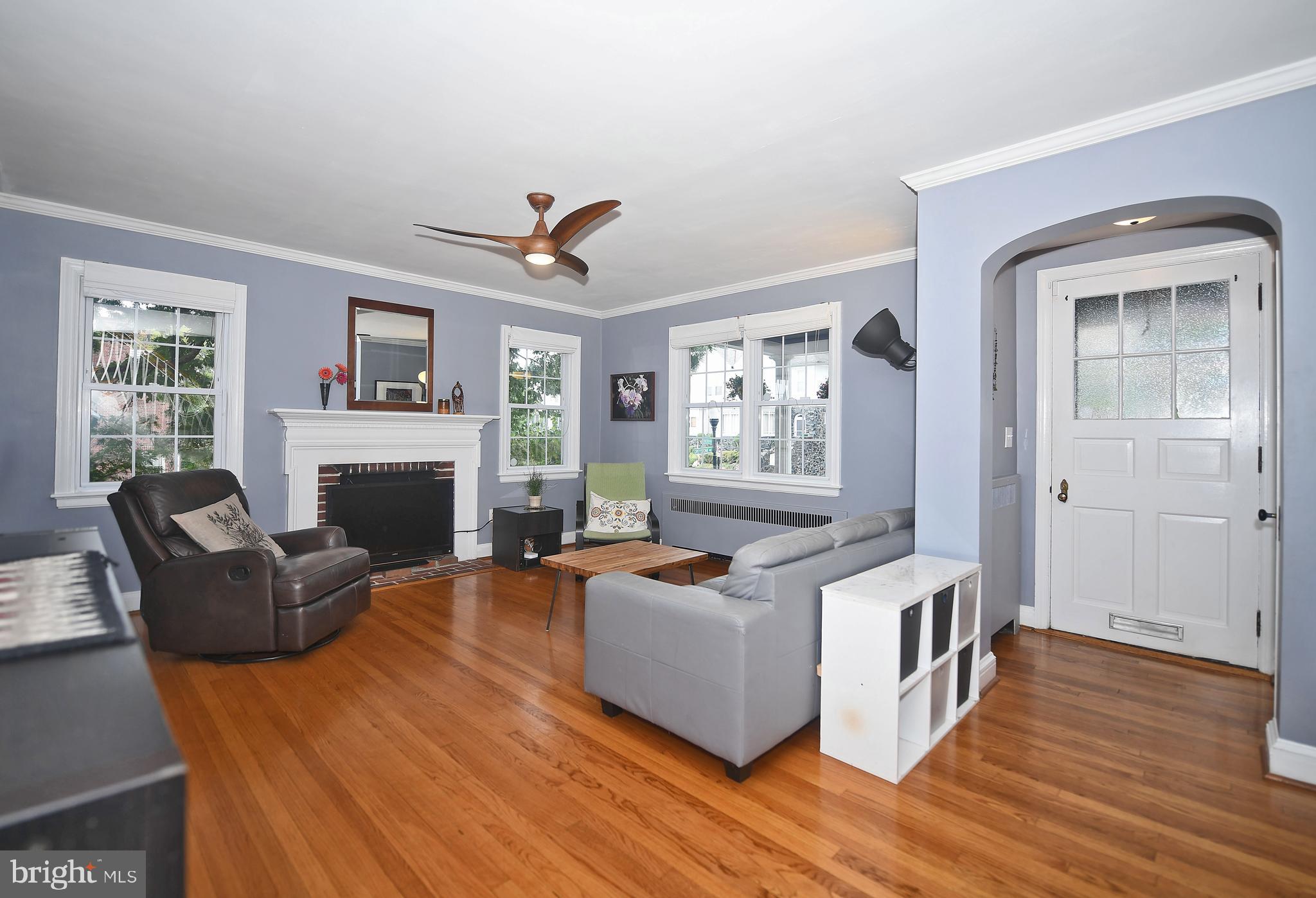 3701 Ednor Road Baltimore, MD 21218 - Photo 7 of 37 Living Room