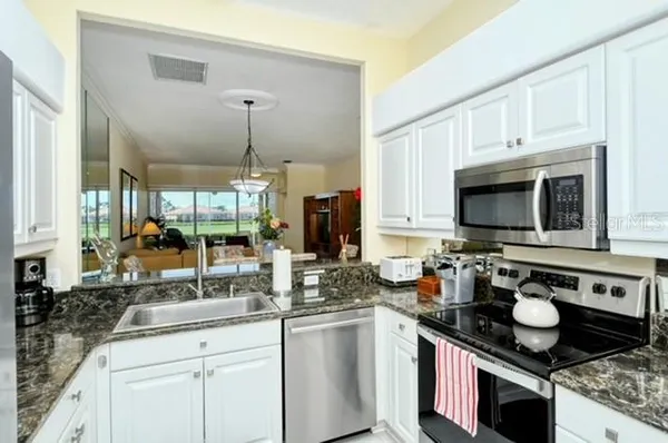 $7,000 | 9480 Forest Hills Circle, Sarasota, FL 34238