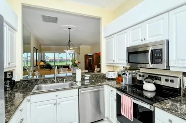 $7,000 | 9480 Forest Hills Circle, Sarasota, FL 34238