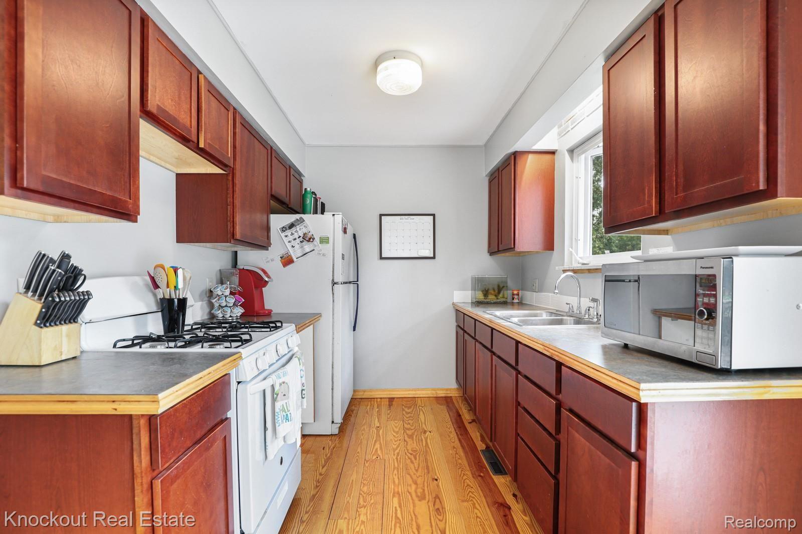 517 Birch Road Vassar, MI 48768 - Photo 10 of 38 517 Birch Rd Vassar-12.jpg