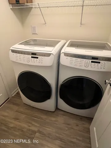 a close up view of washer and dryer