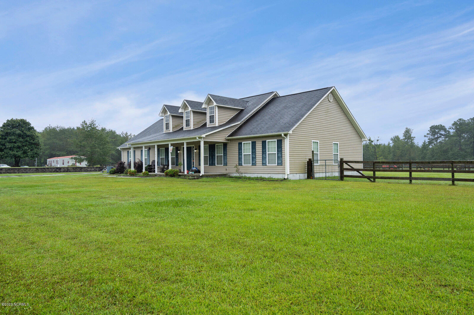 707 Batchelor Road Richlands, NC 28574 - Photo 4 of 29 D73A80F1-7AC5-4182-8191-B28104C26103