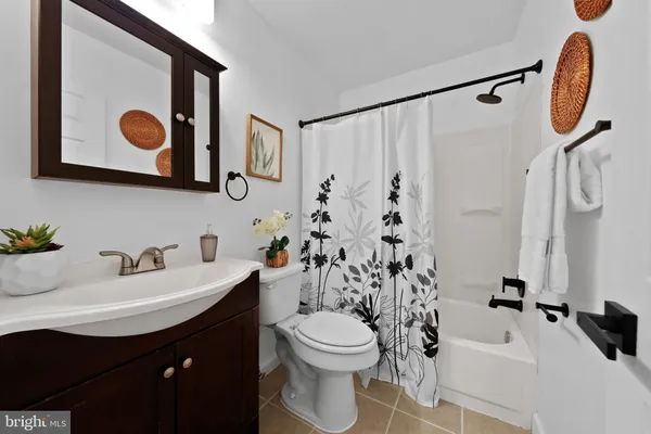 $379,000 | 84 Five Crown Royal, Marlton, NJ 08053