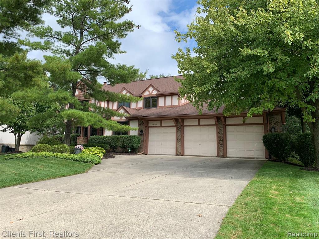 31231 Country Ridge Circle Farmington Hills, MI 48331 - Photo 3 of 73