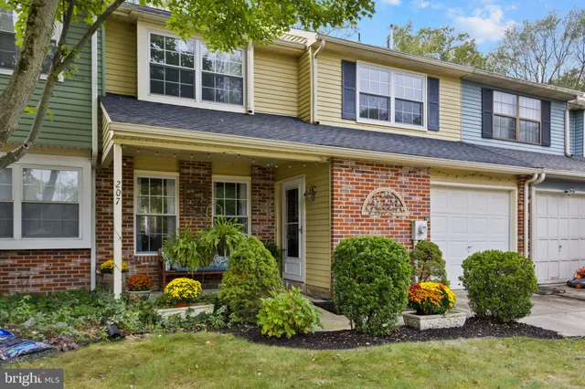 $395,000 | 207 Foxwood Lane, Marlton, NJ 08053