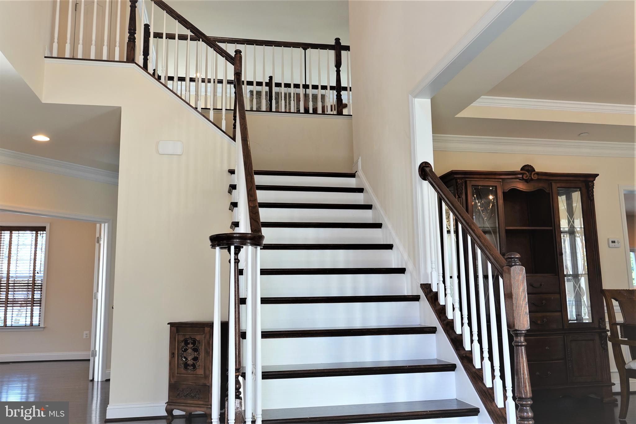 6606 Pyle Road Bethesda, MD 20817 - Photo 9 of 29 a view of entryway