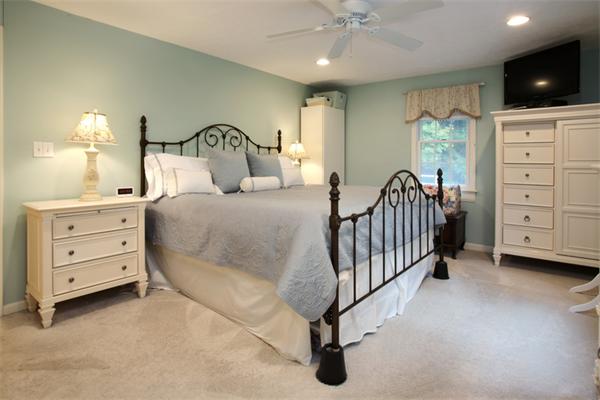 12 Rhodes Avenue Sharon, MA 02067 - Photo 10 of 12 Gallery Image 10