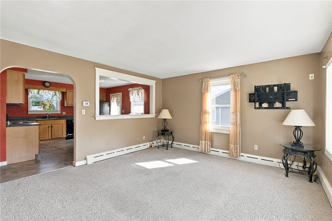 136 Durfee Road Tiverton, RI 02878 - Photo 5 of 39 Gallery Image 5