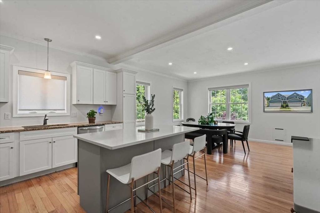 492 Hamilton Street Worcester, MA 01604 - Photo 7 of 42