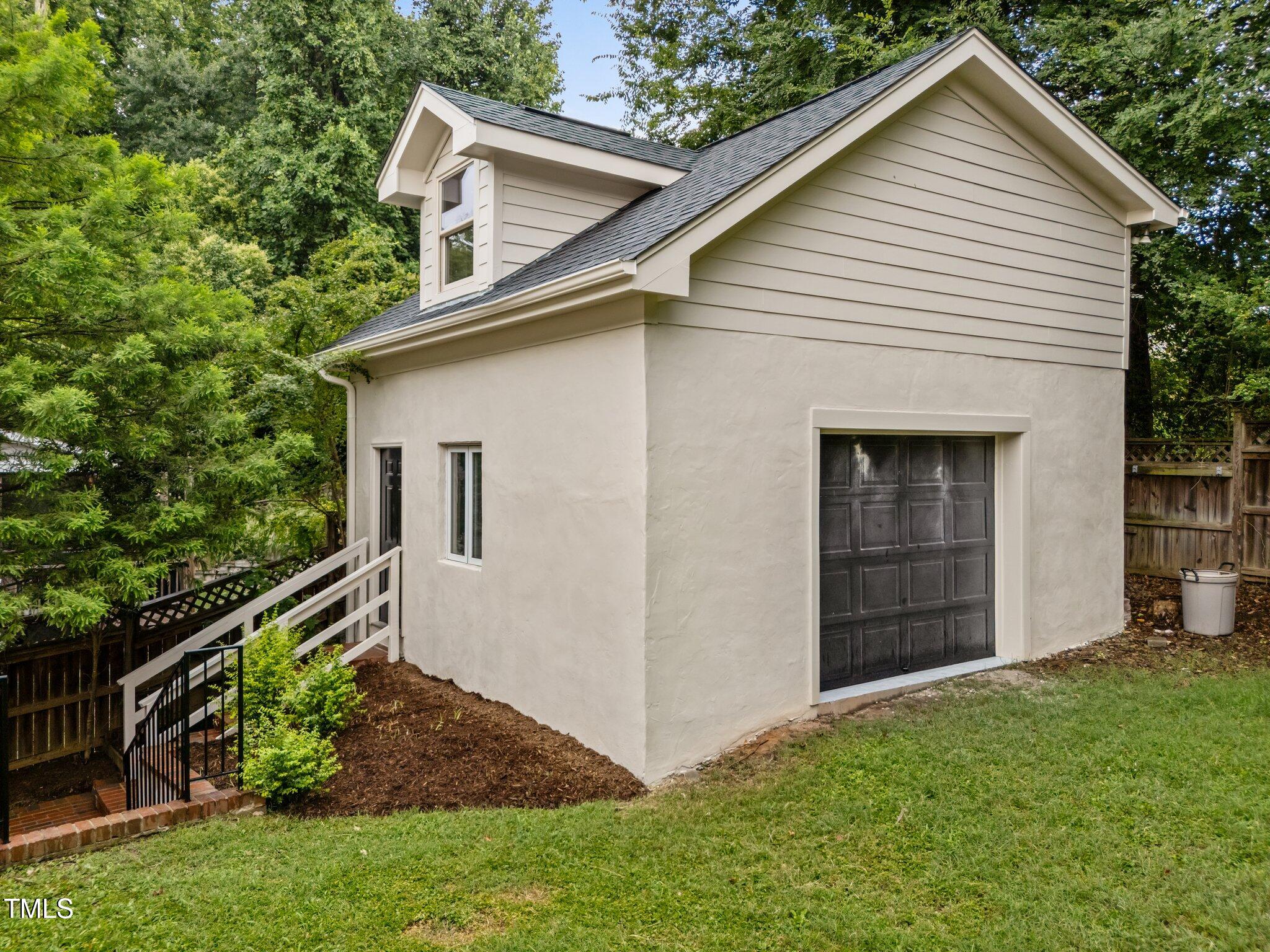 807 Edmund Street Raleigh, NC 27604 - Photo 30 of 35 37-web-or-mls-DJI_20250625144732_0060_D