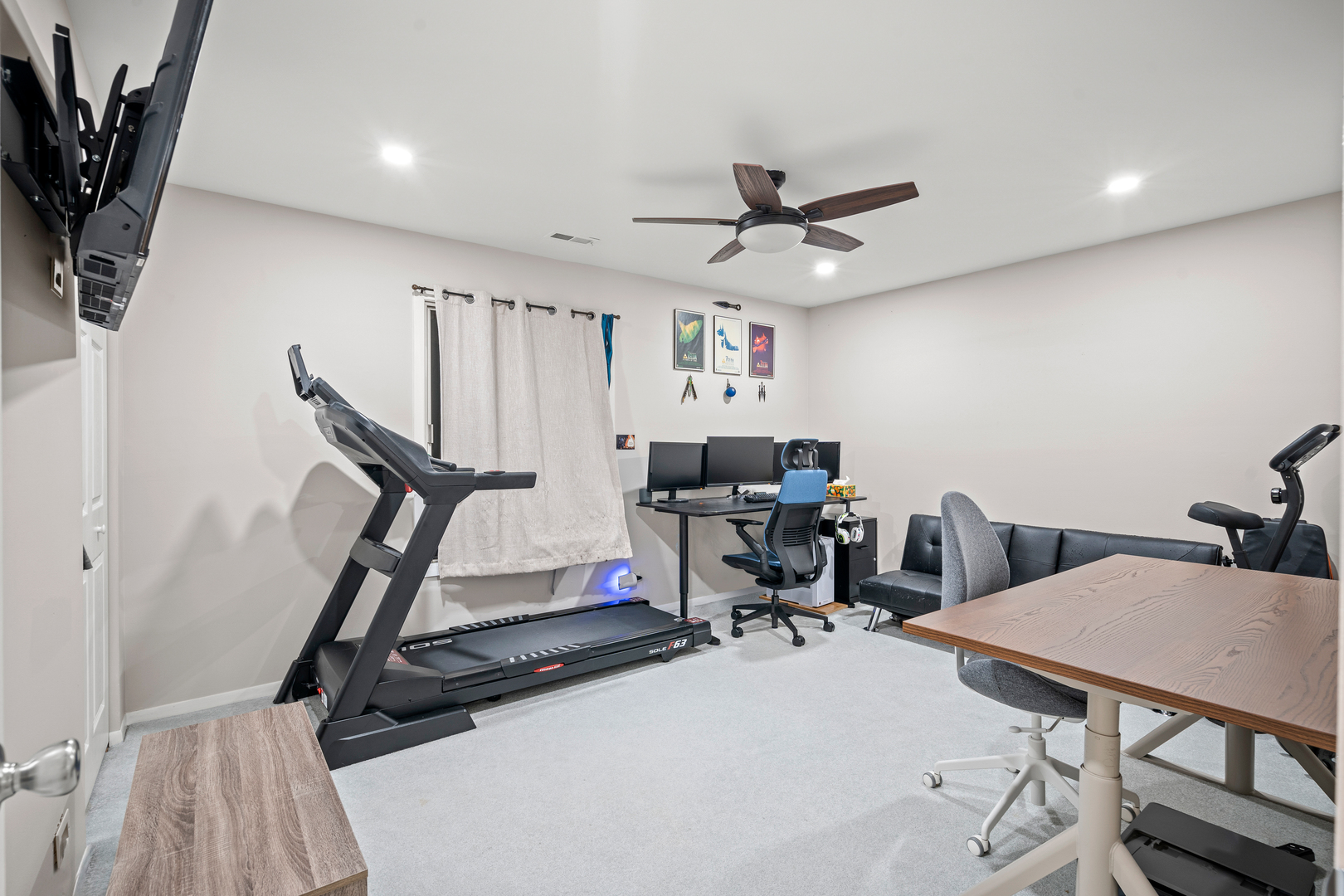 840 Sheldon Court, Unit B Wheaton, IL 60189 - Photo 8 of 13 a view of a workspace with furniture and a potted plant