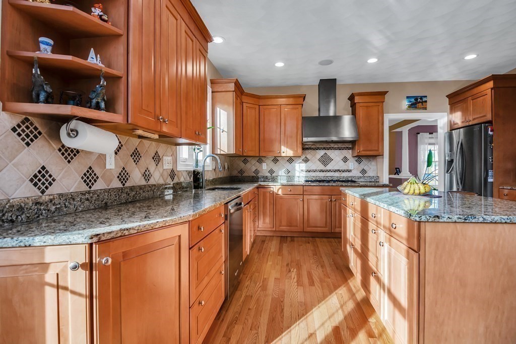 35 Liberty Road Bedford, MA 01730 - Photo 16 of 42