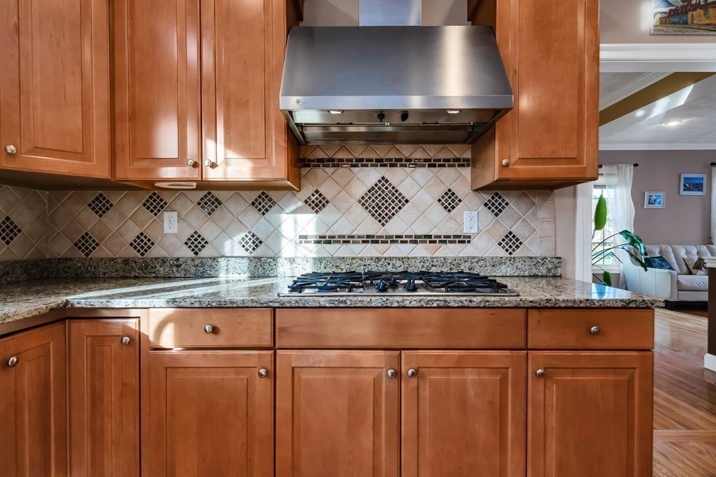 35 Liberty Road Bedford, MA 01730 - Photo 17 of 42