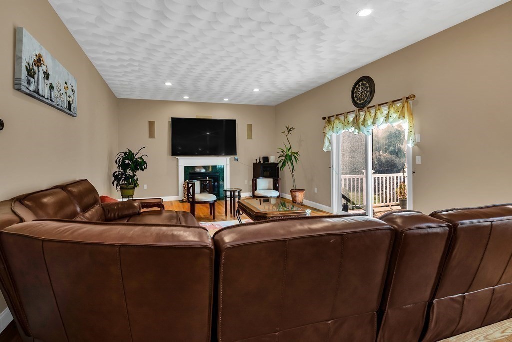 35 Liberty Road Bedford, MA 01730 - Photo 20 of 42