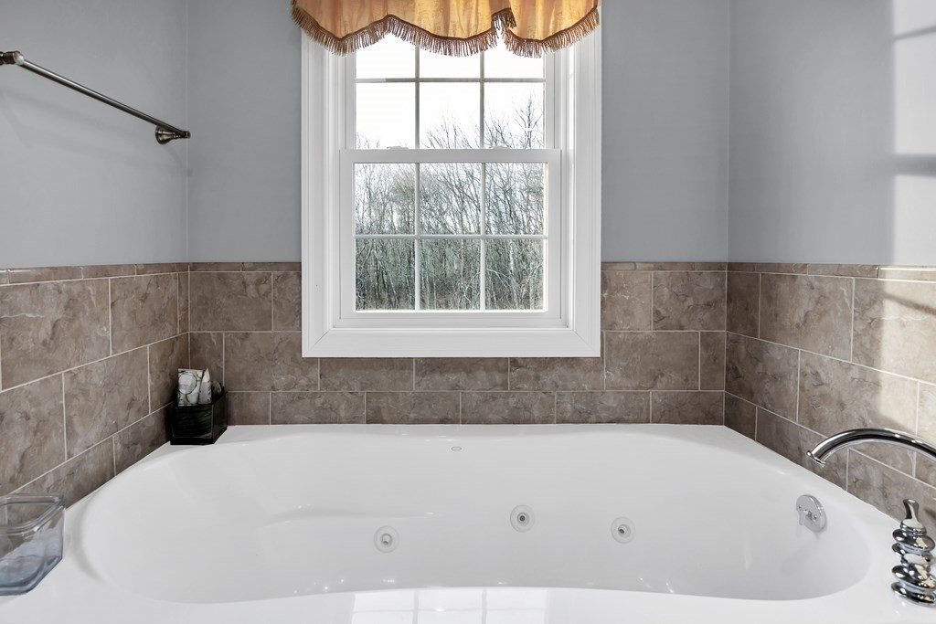 35 Liberty Road Bedford, MA 01730 - Photo 29 of 42