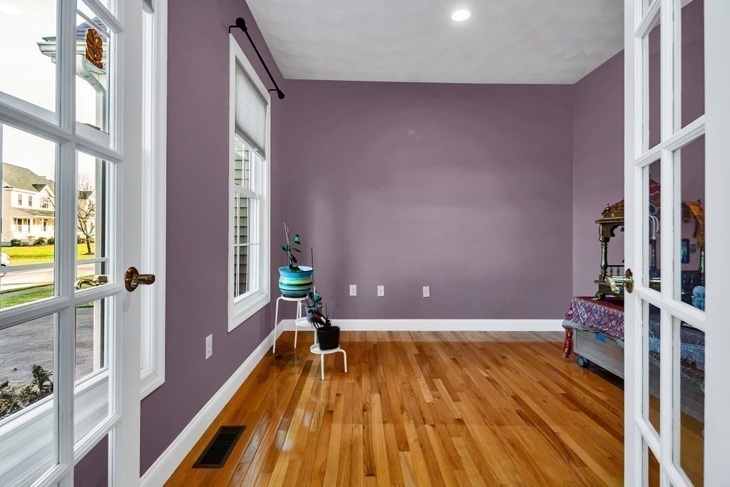 35 Liberty Road Bedford, MA 01730 - Photo 8 of 42