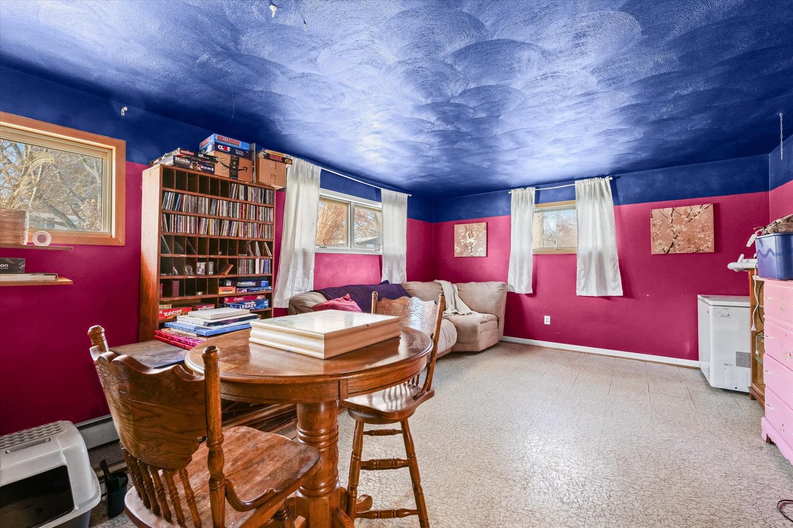 2018 South Cottage Grove Avenue Urbana, IL 61801 - Photo 22 of 31 a dining room with furniture and window
