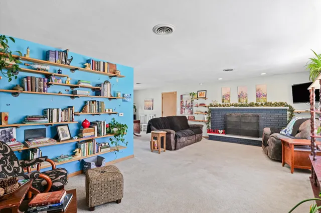 $290,000 | 2018 South Cottage Grove Avenue, Urbana, IL 61801