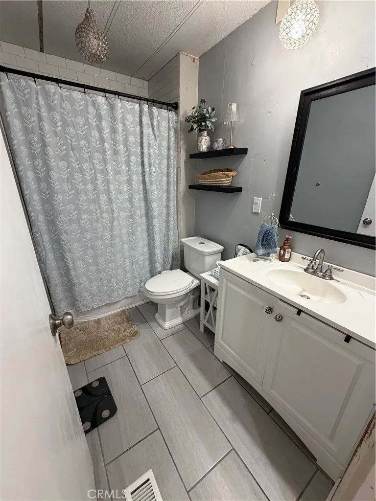 1155 South Riverside Avenue South, Unit 10 Rialto, CA 92376 - Photo 19 of 36