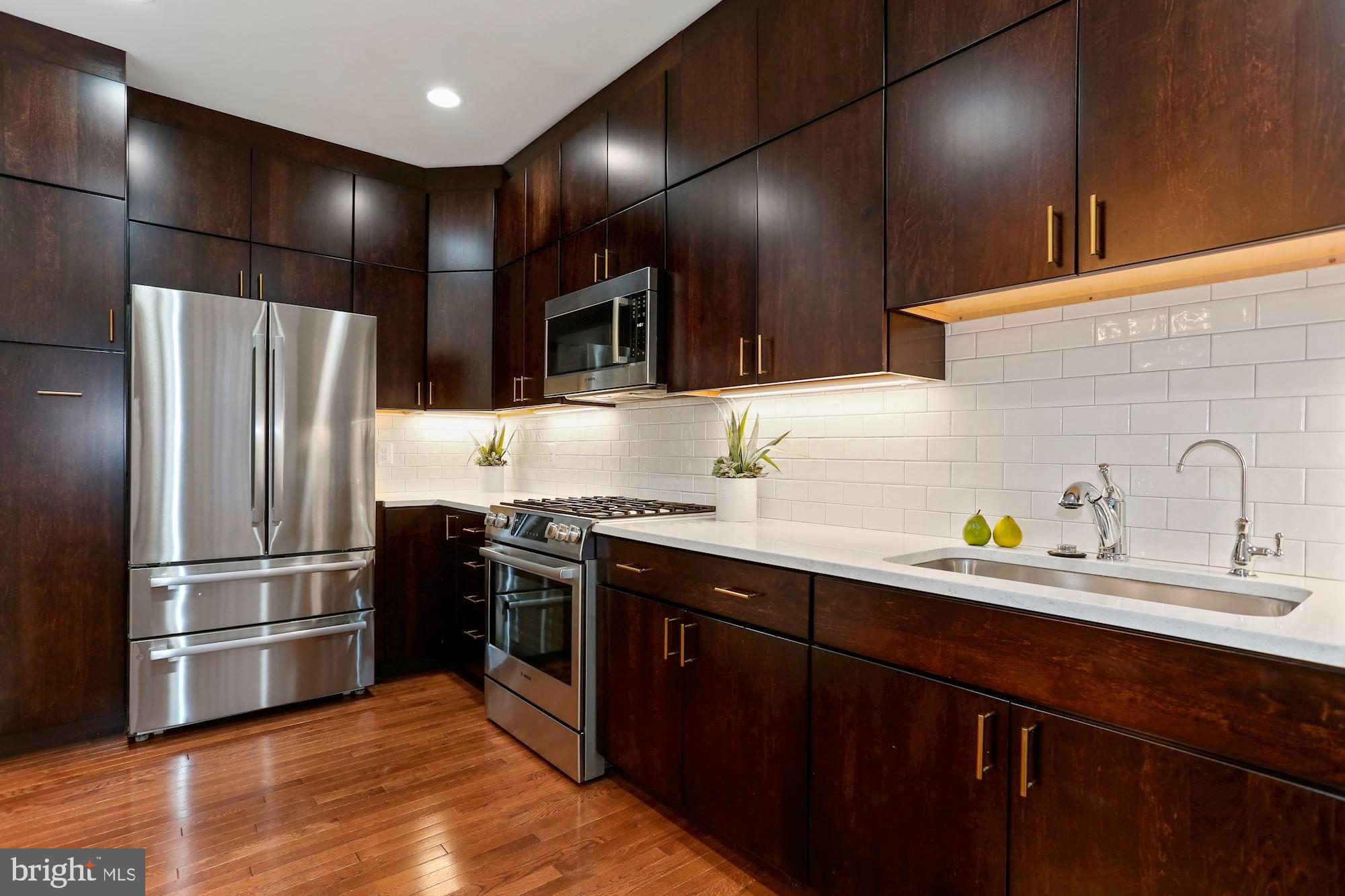 1419 R Street Northwest, Unit 10 Washington, DC 20009 - Photo 12 of 22 New appliances