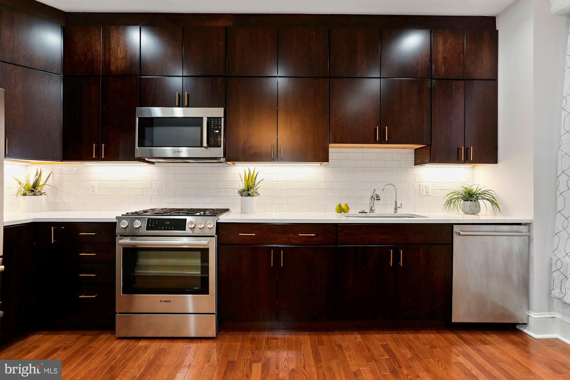 1419 R Street Northwest, Unit 10 Washington, DC 20009 - Photo 13 of 22 Quartz counters