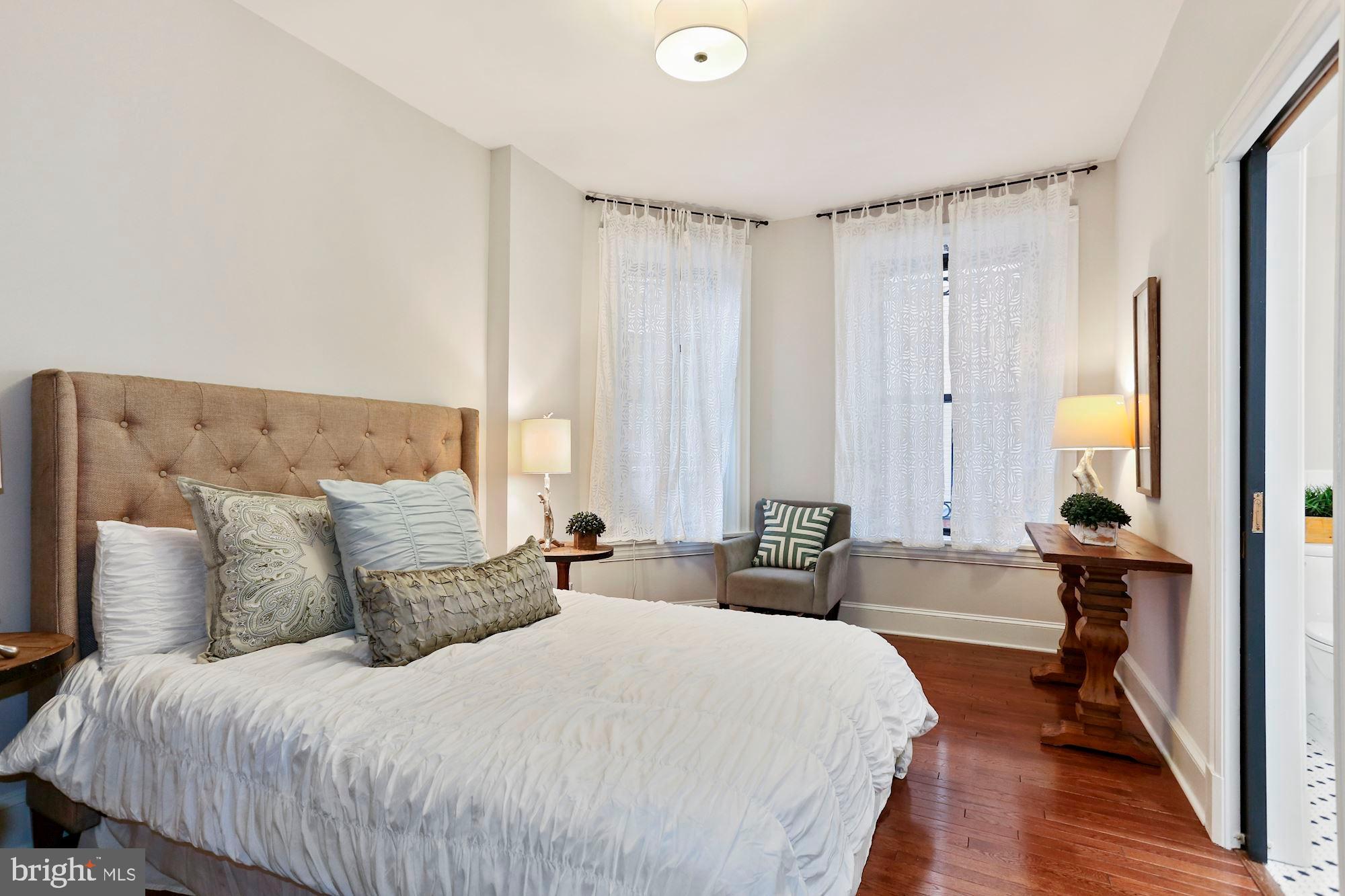 1419 R Street Northwest, Unit 10 Washington, DC 20009 - Photo 14 of 22 Bedroom with Ensuite