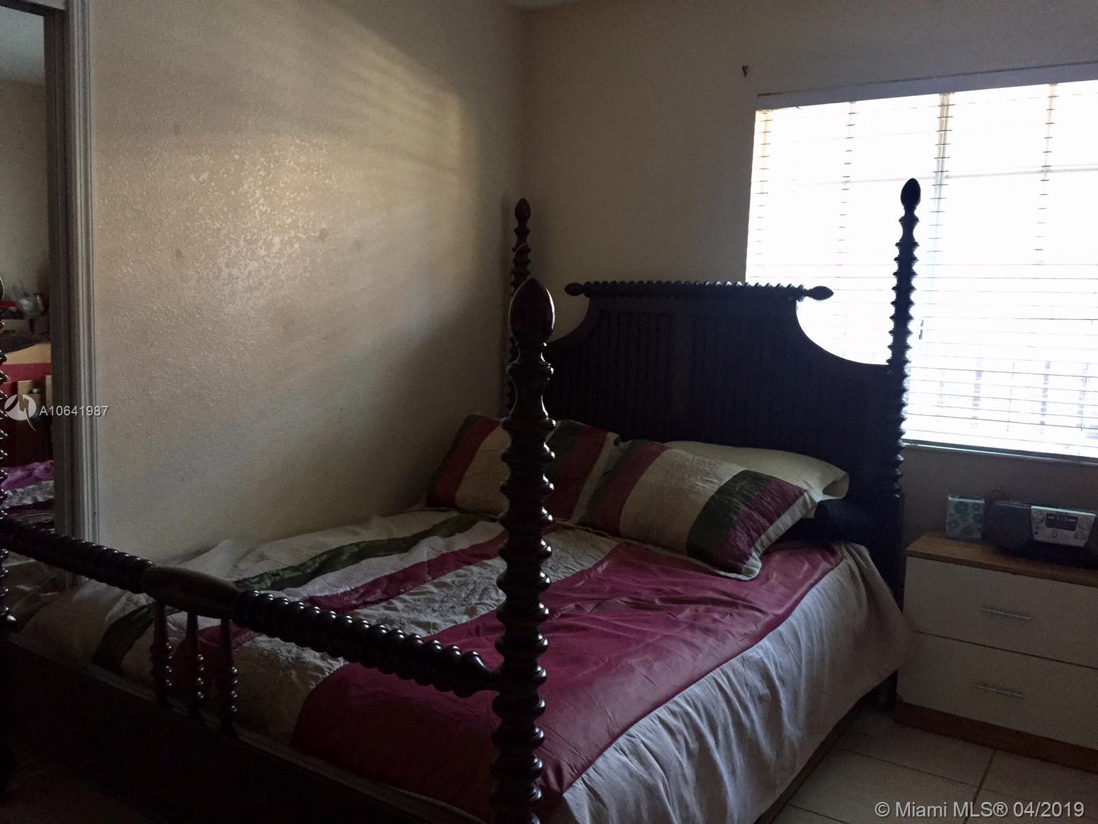 10172 Southwest 159th Avenue Miami, FL 33196 - Photo 8 of 9