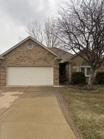 $320,000 | 21767 Sunset Drive, Unit 25, Macomb, MI 48044