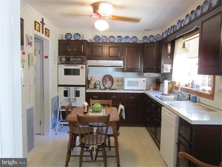 203 Ridge Road Southampton, NJ 08088 - Photo 4 of 25 Kitchen