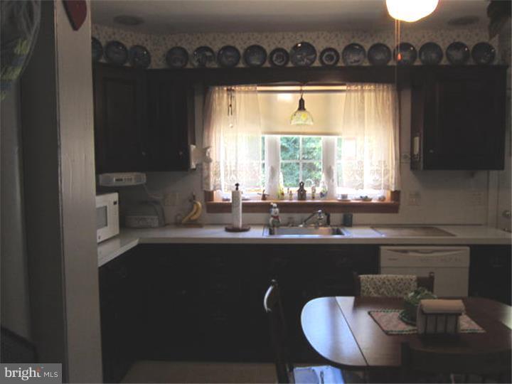 203 Ridge Road Southampton, NJ 08088 - Photo 6 of 25 Kitchen